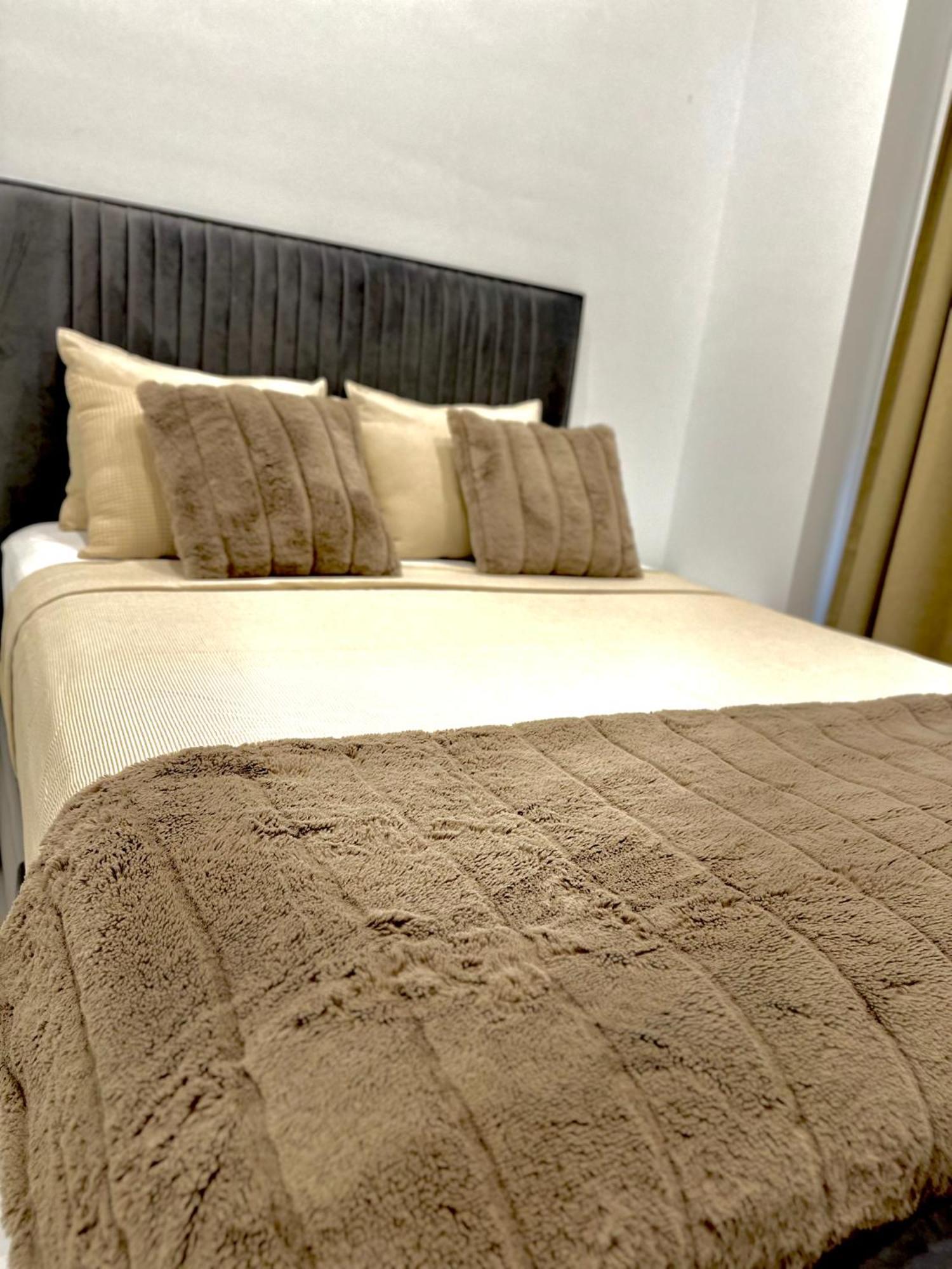 פואנגירולה Mark Suite B8 מראה חיצוני תמונה
